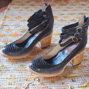 Freebird Randi Black Snake size 6